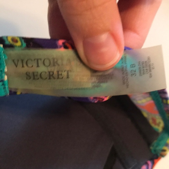 Victoria’s Secret Swim Bandeau Push-Up 32B - Picture 2 of 3